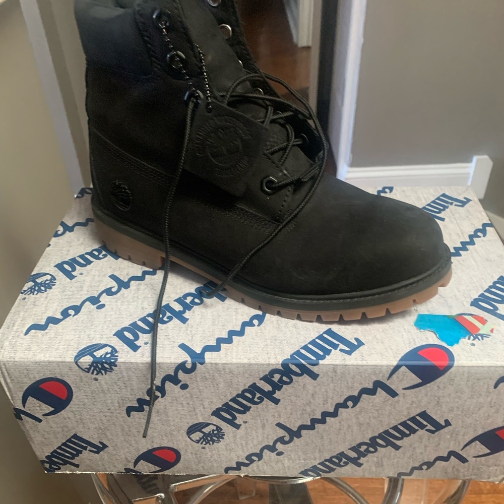 New black timberlands boots